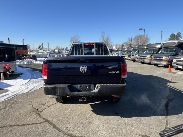 2014 RAM 3500 Long Box 4WD Crew Cab image 4