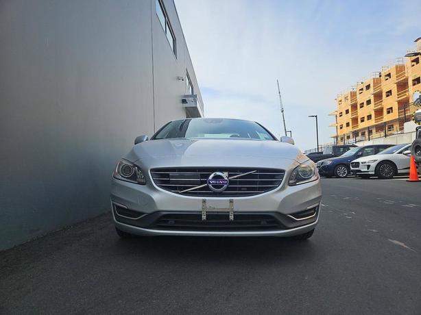 2015 Volvo S60 T6 Drive-E Platinum FWD | Back Up Camera | Keyless Start! image 2