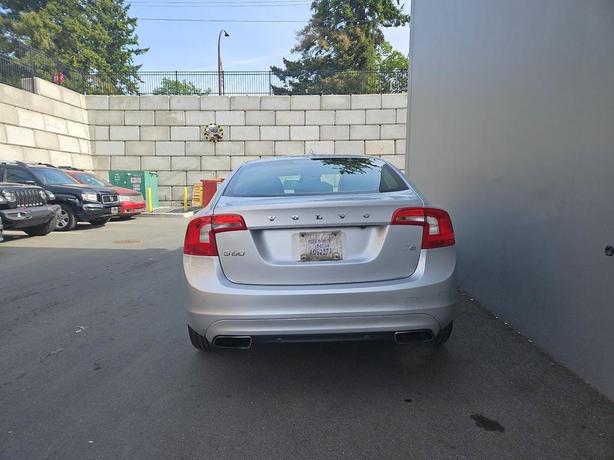 2015 Volvo S60 T6 Drive-E Platinum FWD | Back Up Camera | Keyless Start! image 5