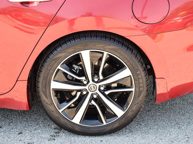 2022 Nissan Maxima SL - Dual Sunroof, Navigation, Manager Demo image 7