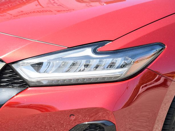 2022 Nissan Maxima SL - Dual Sunroof, Navigation, Manager Demo image 8