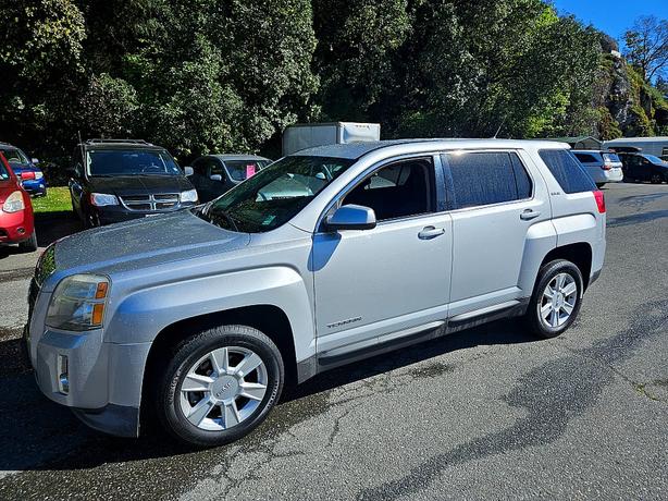 2013 GMC  Terrain SLE image 2