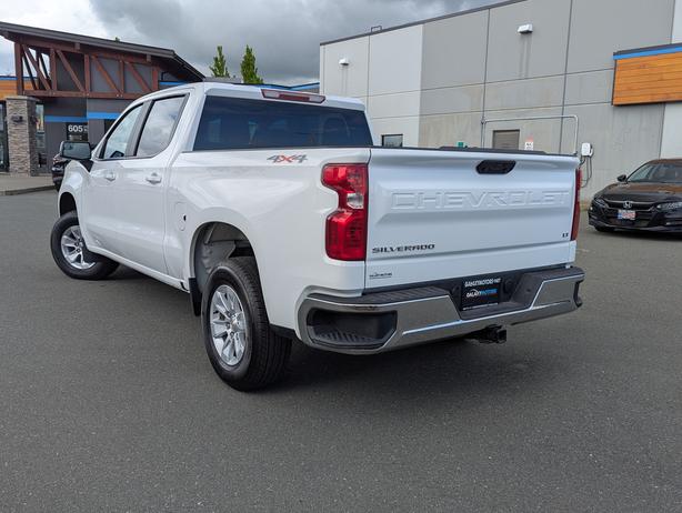 2025 Chevrolet Silverado 1500 LT - 5.3L V8, Crew Cab, Short Box, 4x4 image 8