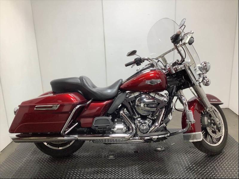 2016 Harley-Davidson FLHR Road King Motorcycle display photo