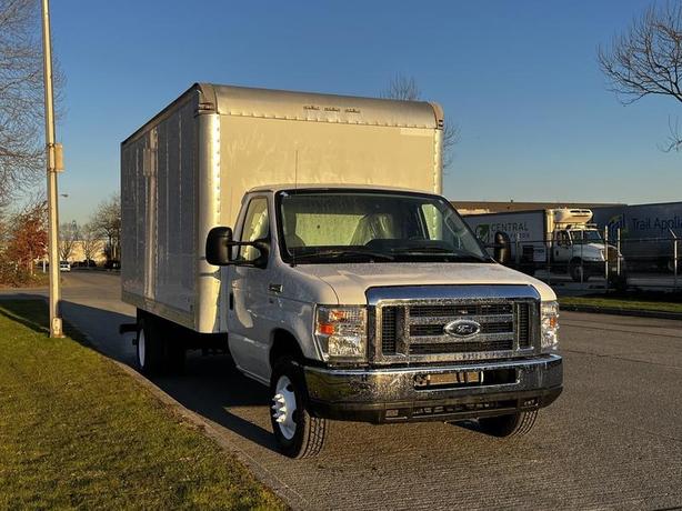 2017 Ford Econoline E-450 16 Foot Cube Van image 2
