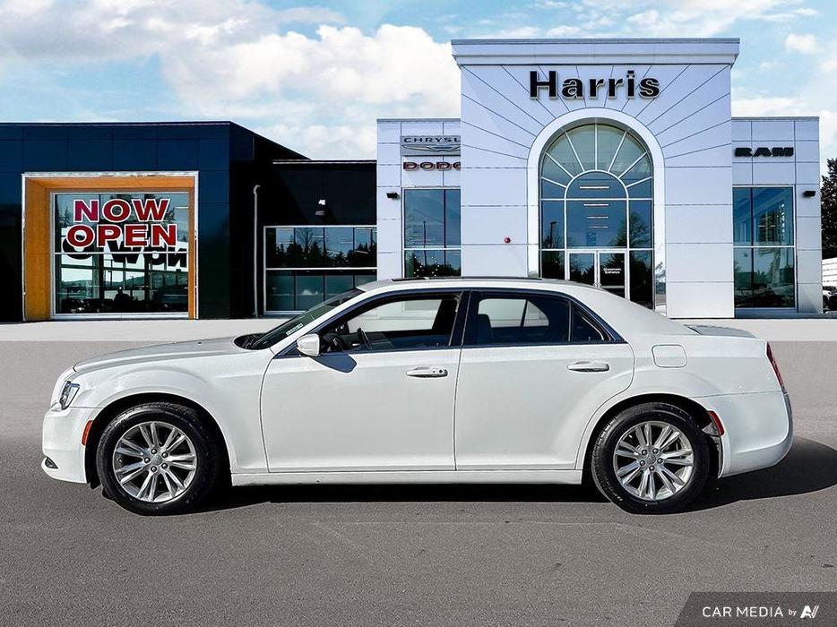 2016 Chrysler 300 Touring | Heated Seats | Panoramic Sunroof! display photo
