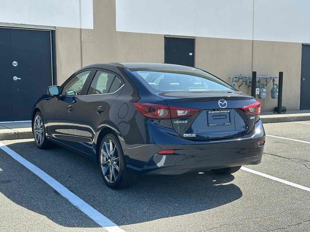 2018 Mazda MAZDA3 image 6