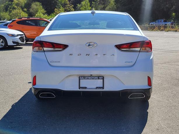 2018 Hyundai Sonata Sport FWD, Heated Seats, Sunroof, Bluetooth image 8