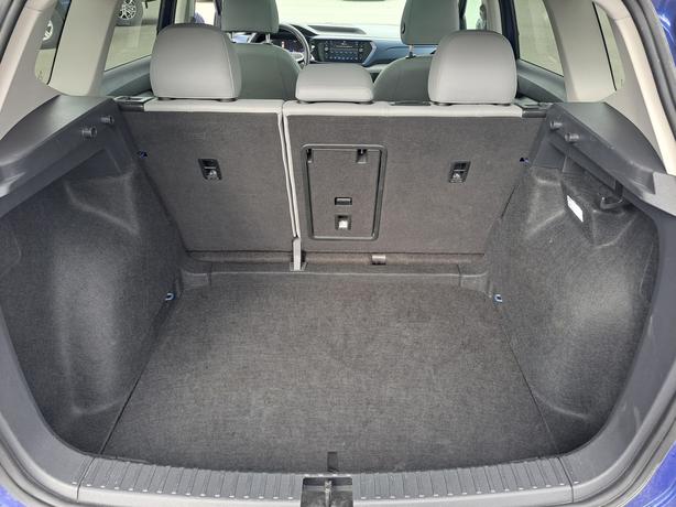 2024 Volkswagen Taos FWD - Heated Seats, Heated Wheel, Pano Roof image 8