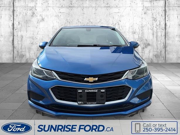 2018 Chevrolet Cruze LT FUEL EFFICIENT AND GREAT CARIBOO COMMUTER CAR!!! image 2