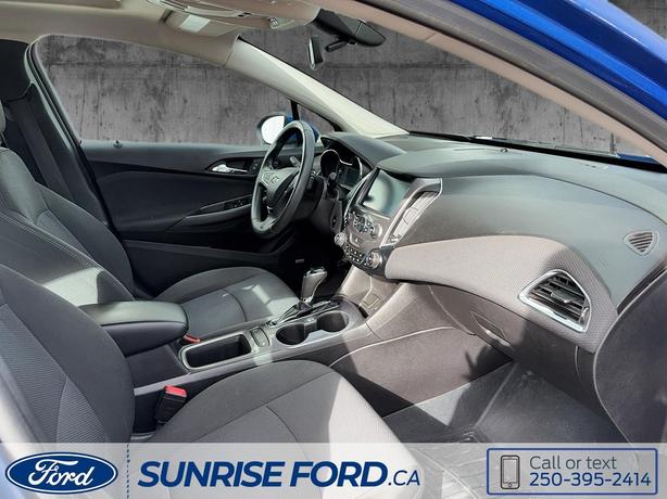 2018 Chevrolet Cruze LT FUEL EFFICIENT AND GREAT CARIBOO COMMUTER CAR!!! image 8