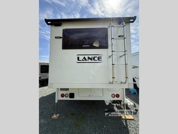 Used 2022 Lance 1172 image 6