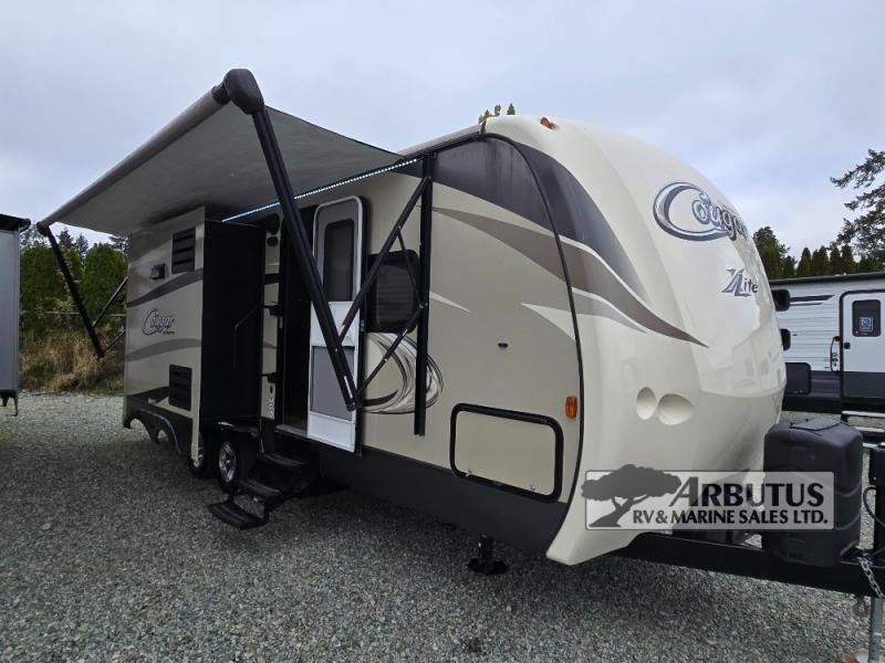 Used 2016 Keystone RV Cougar X-lite 26RBI display photo