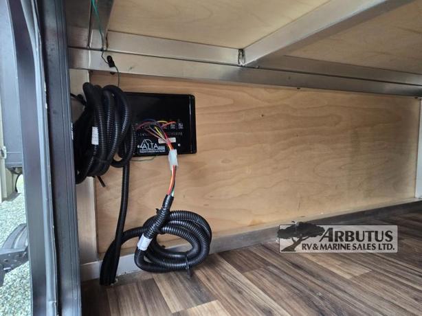 Used 2016 Keystone RV Cougar X-lite 26RBI image 6