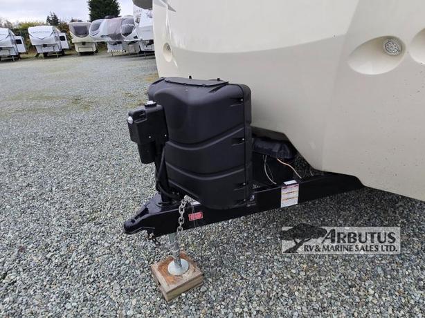 Used 2016 Keystone RV Cougar X-lite 26RBI image 7