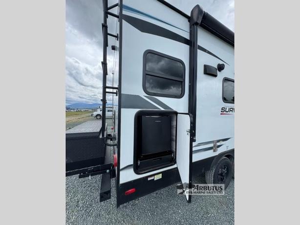 Used 2022 Forest River RV Surveyor Legend 203RKLE image 5