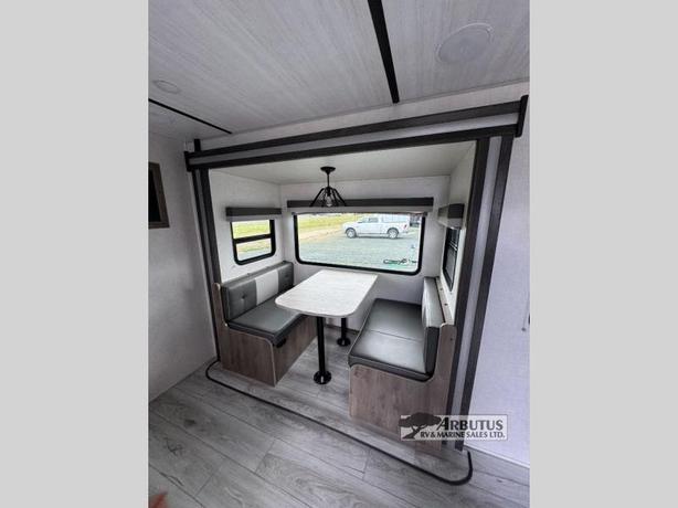Used 2022 Forest River RV Surveyor Legend 203RKLE image 8