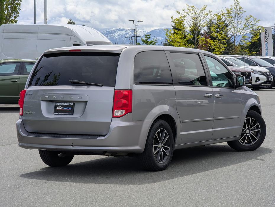 2014 Dodge Grand Caravan SXT - No Accidents, DVD Player, 3-Zone Climate display photo
