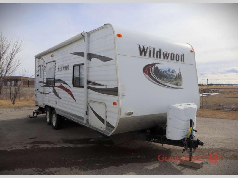 Used 2012 Forest River RV Wildwood 25S display photo