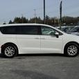 2023 Chrysler Grand Caravan SXT - 7 Seats, Backup Cam & Touchscreen thumbnail image 5