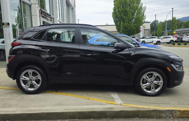 2022 Hyundai Kona Preferred - 1 Owner, No Accidents, Heated Steering image 5