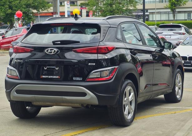 2022 Hyundai Kona Preferred - 1 Owner, No Accidents, Heated Steering image 6