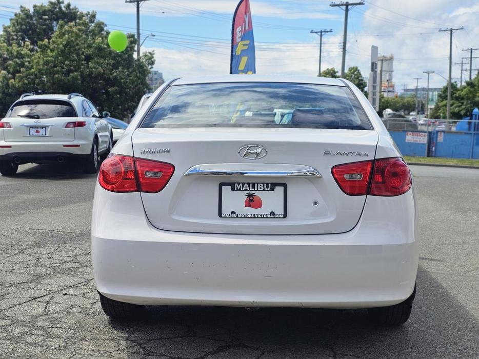 2010 Hyundai Elantra 4dr Sdn Auto GL display photo