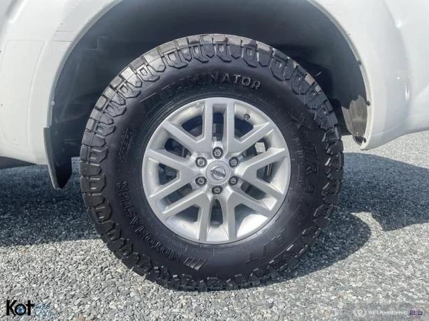 2014 NISSAN FRONTIER image 6