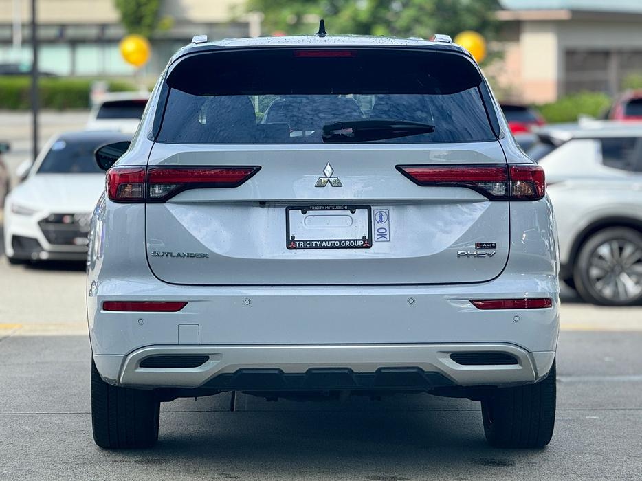 2024 Mitsubishi Outlander PHEV GT Premium - Massage Seats, Navigation, Sunroof display photo