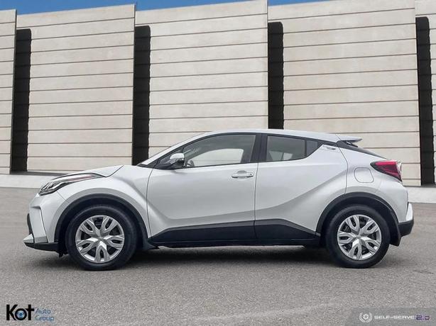2022 TOYOTA C-HR image 3
