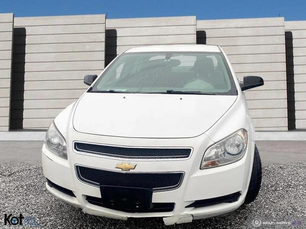 2011 CHEVROLET MALIBU image 2