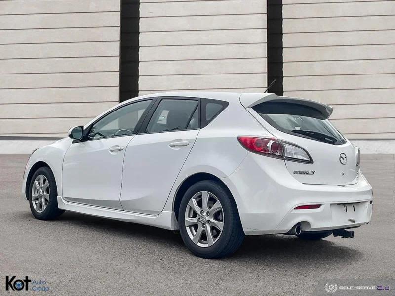 2011 MAZDA MAZDA3 display photo