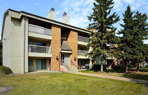 1 Bedroom Hermitage Village Apartments image 2