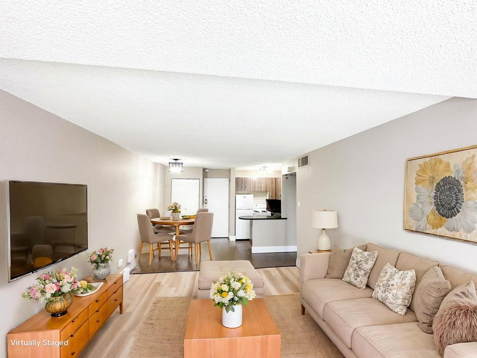 1 bedroom Mainstreet Tower display photo