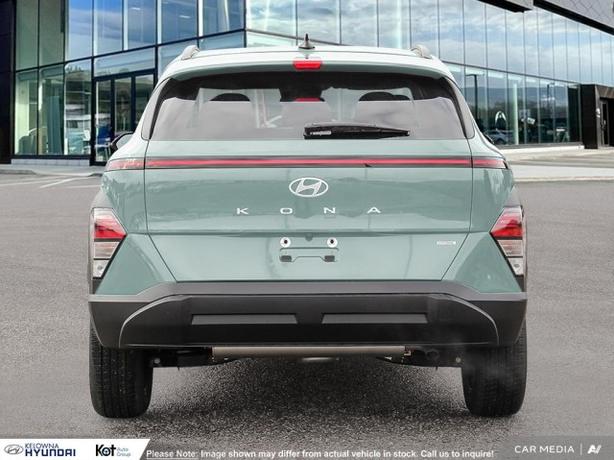 2025 Hyundai Kona Preferred demo image 5