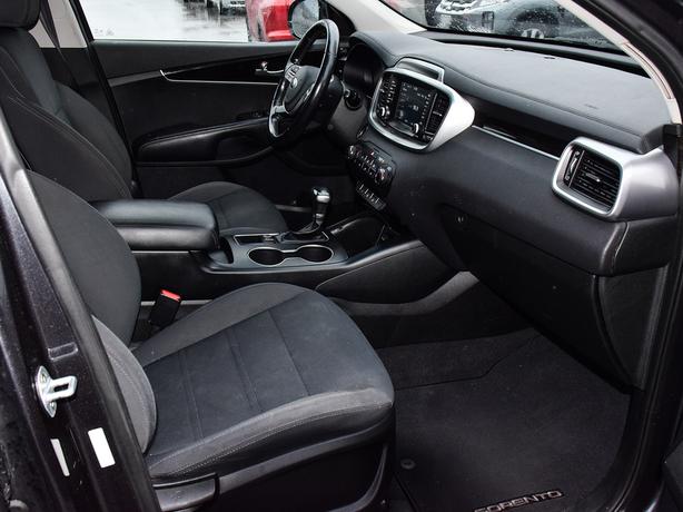 2019 Kia Sorento LX - Heated Steering Wheel & Seats, BlueTooth image 8