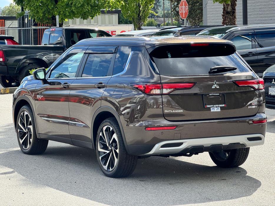 2024 Mitsubishi Outlander PHEV SEL - Sunroof, Navigation, Power Liftgate, Leathe display photo