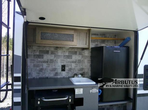 Used 2019 Forest River RV Surveyor 243RBS image 6