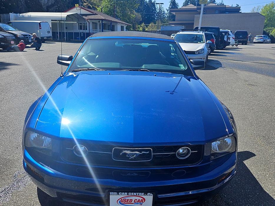 2007 Ford  Mustang Deluxe display photo