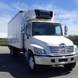 2009 Hino 268 24 Foot Reefer Cube Van Diesel Power Tailgate Hydraulic Brakes thumbnail image 2