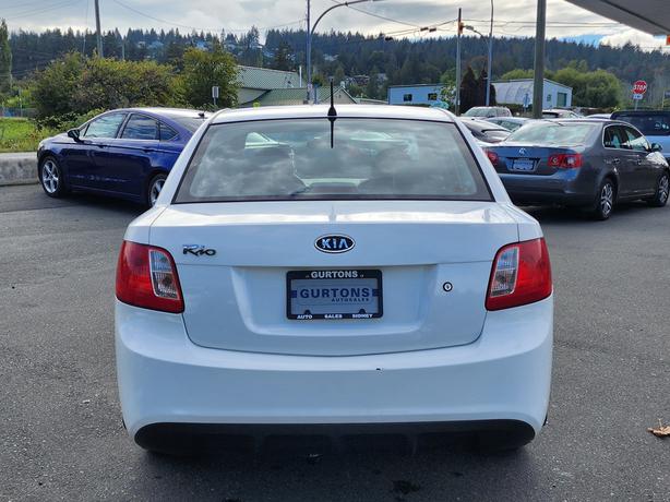 2010 KIA Rio image 6