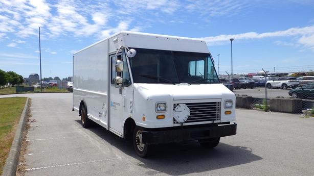 2011 Ford Econoline E-450 Hybrid Cargo Step Van With Shelving image 2