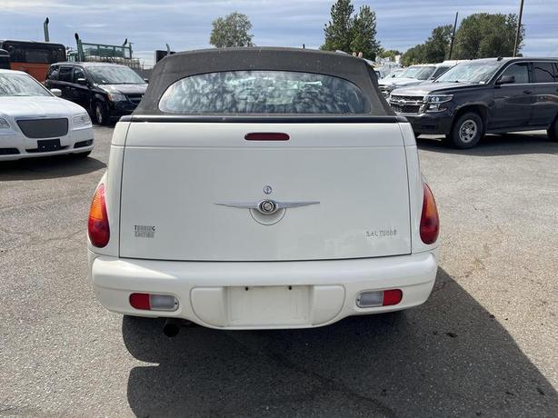 2005 Chrysler PT Cruiser Touring Convertible image 5