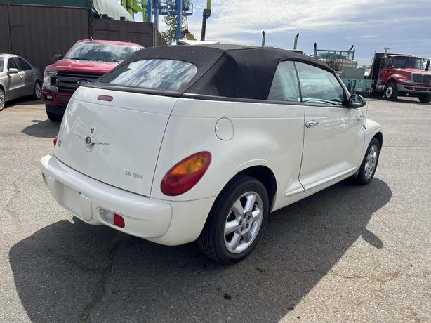 2005 Chrysler PT Cruiser Touring Convertible image 6