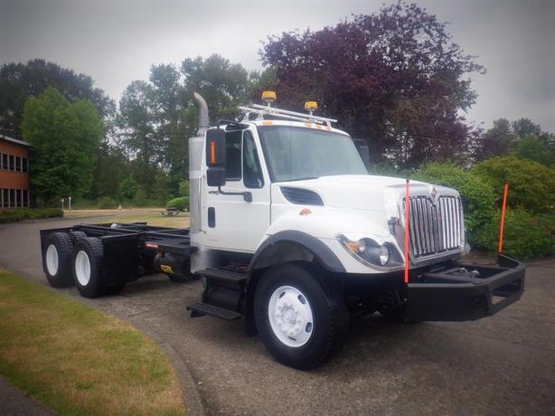 2012 International 7400 Cab and Chassis Air Brakes Dually Diesel image 1
