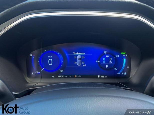 2020 Ford Escape Titanium Hybrid - PANORAMIC SUNROOF! WIRELESS CHARGING PAD! 4 B image 8