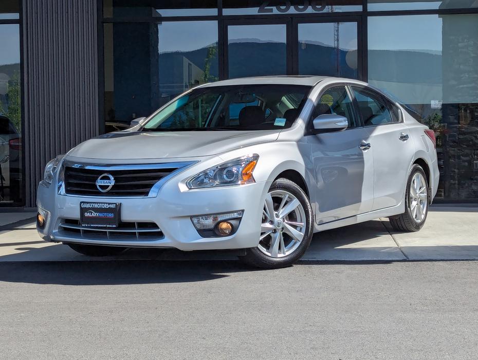 2014 Nissan Altima 2.5 - Sunroof, Heated Seats, Navigation display photo