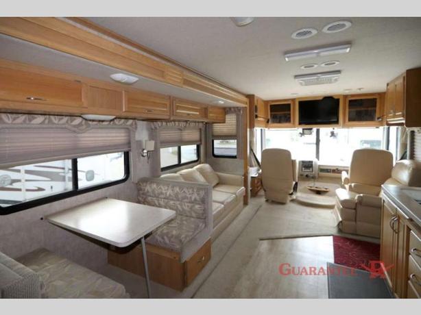 Used 2007 Fleetwood RV Bounder 35E image 7