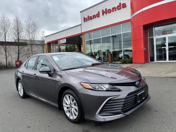 2023 Toyota Camry Hybrid Le image 1
