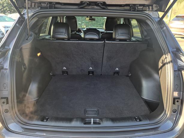 2024 Jeep Compass Trailhawk - 4WD, Heated Seats, Heated Wheel image 8